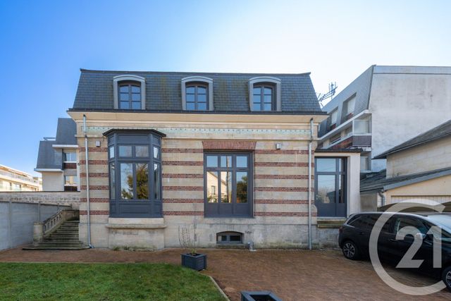 Maison &agrave; louer - 5 pi&egrave;ces - 98,19 m2 - Chantilly - 60 - PICARDIE