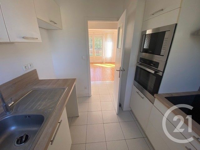 Appartement F3 &agrave; louer - 3 pi&egrave;ces - 63,90 m2 - Chantilly - 60 - PICARDIE