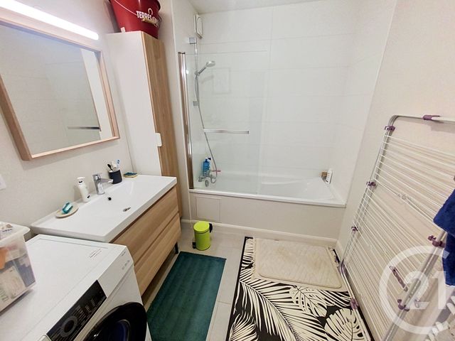 Appartement F3 &agrave; louer - 3 pi&egrave;ces - 64,86 m2 - St Maximin - 60 - PICARDIE
