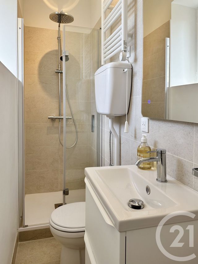 Appartement Studio &agrave; louer - 1 pi&egrave;ce - 13,73 m2 - Chantilly - 60 - PICARDIE