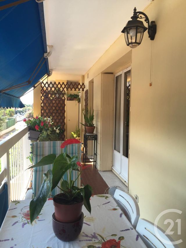 Appartement F5 &agrave; louer - 5 pi&egrave;ces - 87,15 m2 - St Laurent Du Var - 06 - PROVENCE-ALPES-COTE-D-AZUR