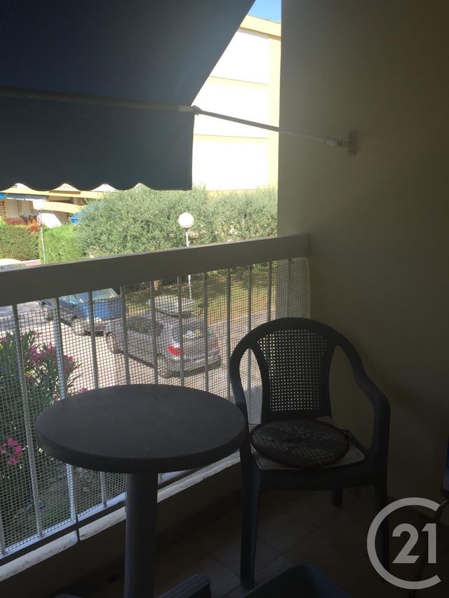 Appartement F5 &agrave; louer - 5 pi&egrave;ces - 87,15 m2 - St Laurent Du Var - 06 - PROVENCE-ALPES-COTE-D-AZUR