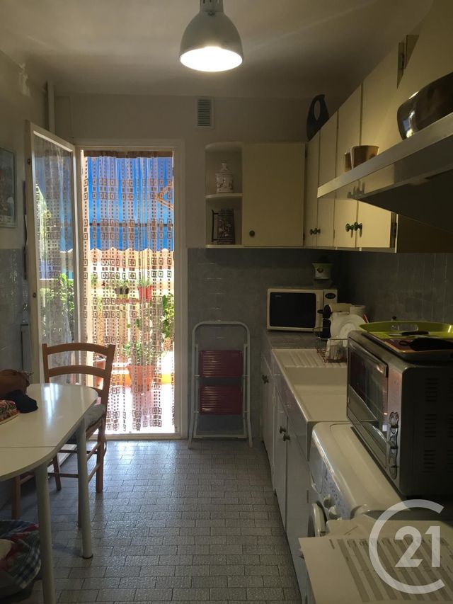 Appartement F5 &agrave; louer - 5 pi&egrave;ces - 87,15 m2 - St Laurent Du Var - 06 - PROVENCE-ALPES-COTE-D-AZUR