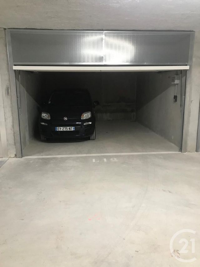 parking - ST LAURENT DU VAR - 06