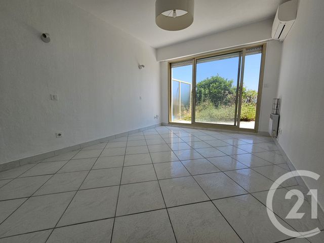 Appartement F3 à vendre - 3 pièces - 80,68 m2 - St Laurent Du Var - 06 - PROVENCE-ALPES-COTE-D-AZUR