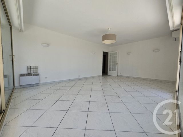 Appartement F3 à vendre - 3 pièces - 80,68 m2 - St Laurent Du Var - 06 - PROVENCE-ALPES-COTE-D-AZUR