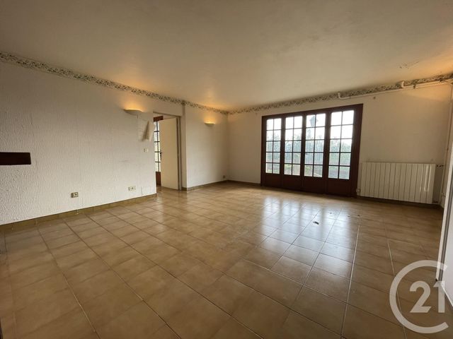 Maison à vendre - 9 pièces - 210,97 m2 - St Laurent Du Var - 06 - PROVENCE-ALPES-COTE-D-AZUR