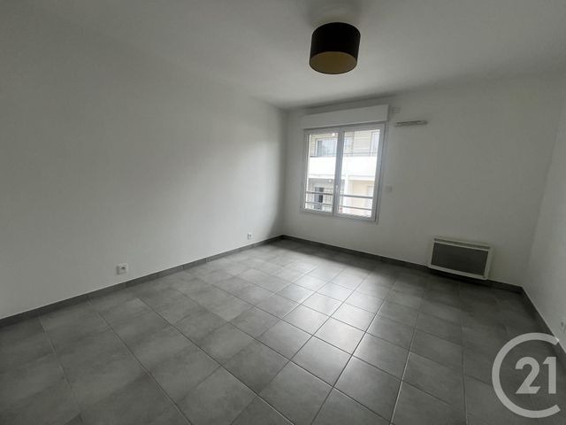 Appartement F4 à louer - 4 pièces - 89,60 m2 - St Laurent Du Var - 06 - PROVENCE-ALPES-COTE-D-AZUR