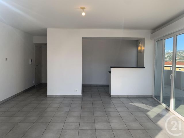 Appartement F4 &agrave; louer - 4 pi&egrave;ces - 89,82 m2 - St Laurent Du Var - 06 - PROVENCE-ALPES-COTE-D-AZUR