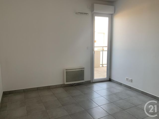 Appartement F4 &agrave; louer - 4 pi&egrave;ces - 89,82 m2 - St Laurent Du Var - 06 - PROVENCE-ALPES-COTE-D-AZUR