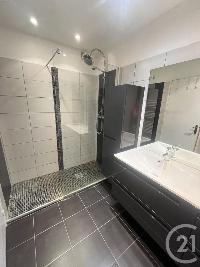 Appartement F4 à louer - 4 pièces - 78,87 m2 - St Laurent Du Var - 06 - PROVENCE-ALPES-COTE-D-AZUR