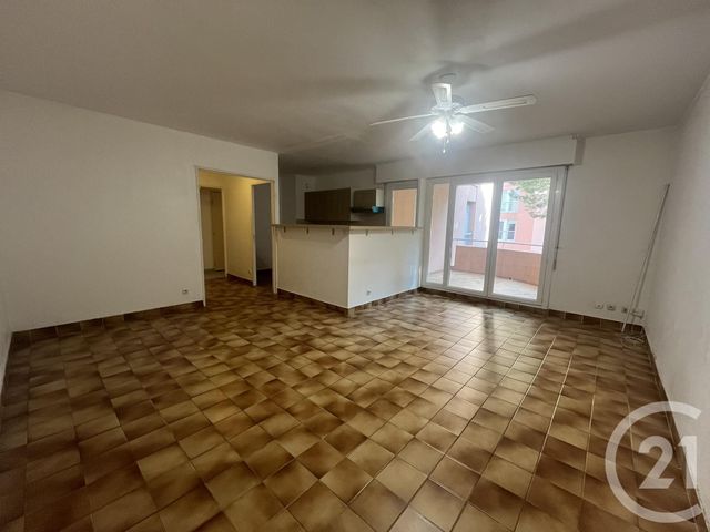 Appartement F4 à louer - 4 pièces - 78,87 m2 - St Laurent Du Var - 06 - PROVENCE-ALPES-COTE-D-AZUR