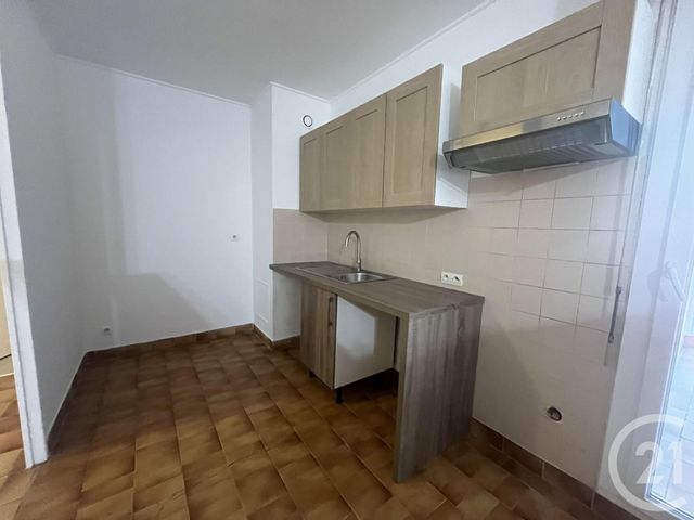 Appartement F4 à louer - 4 pièces - 78,87 m2 - St Laurent Du Var - 06 - PROVENCE-ALPES-COTE-D-AZUR