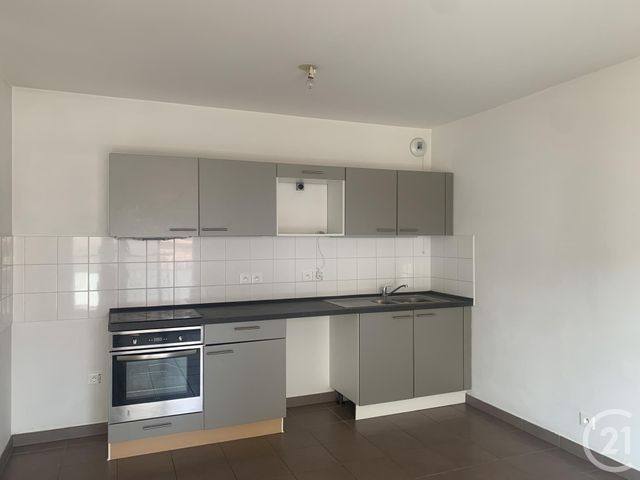 Appartement F3 &agrave; louer - 3 pi&egrave;ces - 65,20 m2 - St Laurent Du Var - 06 - PROVENCE-ALPES-COTE-D-AZUR
