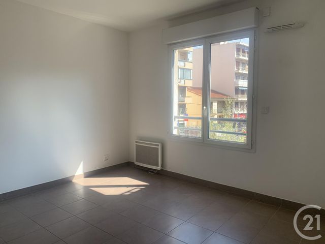 Appartement F3 &agrave; louer - 3 pi&egrave;ces - 65,20 m2 - St Laurent Du Var - 06 - PROVENCE-ALPES-COTE-D-AZUR