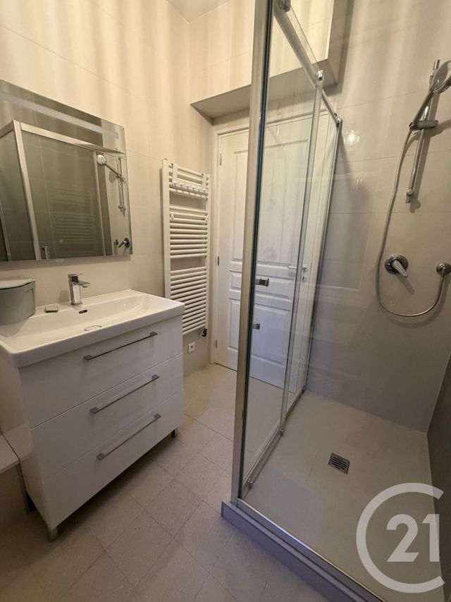 Appartement F3 &agrave; louer - 3 pi&egrave;ces - 62,08 m2 - Nice - 06 - PROVENCE-ALPES-COTE-D-AZUR