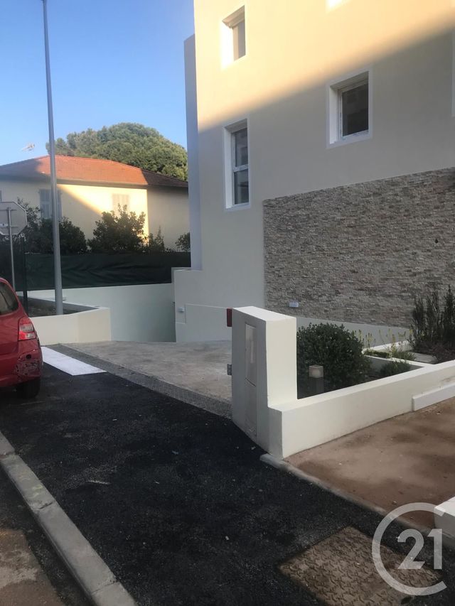 Parking &agrave; louer - 20 m2 - St Laurent Du Var - 06 - PROVENCE-ALPES-COTE-D-AZUR