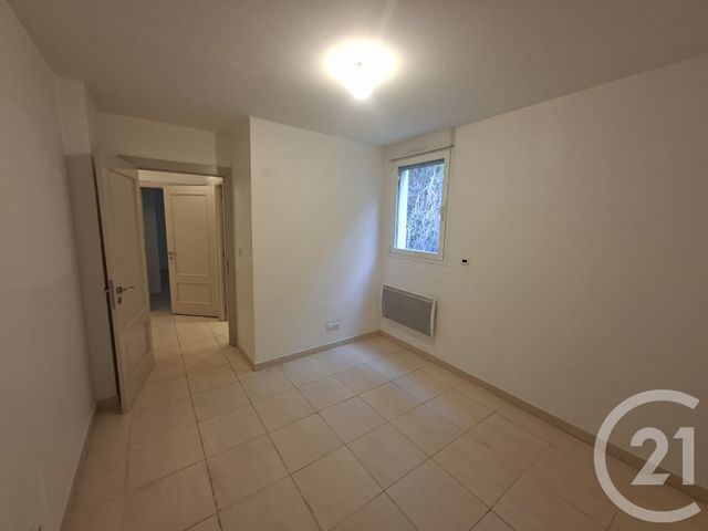 Appartement F4 &agrave; louer - 4 pi&egrave;ces - 80,04 m2 - St Laurent Du Var - 06 - PROVENCE-ALPES-COTE-D-AZUR