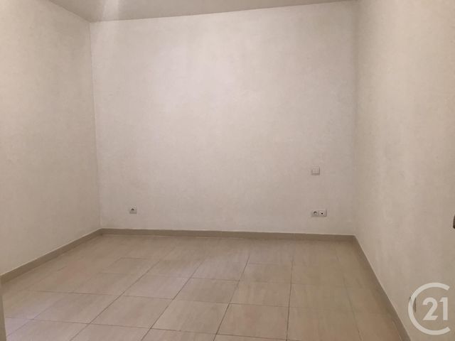 Appartement F4 &agrave; louer - 4 pi&egrave;ces - 80,04 m2 - St Laurent Du Var - 06 - PROVENCE-ALPES-COTE-D-AZUR