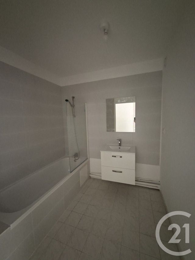 Appartement F4 &agrave; louer - 4 pi&egrave;ces - 82,75 m2 - Nice - 06 - PROVENCE-ALPES-COTE-D-AZUR