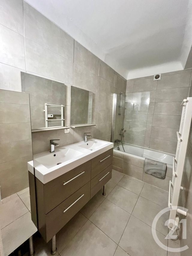 Appartement F4 &agrave; louer - 4 pi&egrave;ces - 101,38 m2 - St Jeannet - 06 - PROVENCE-ALPES-COTE-D-AZUR