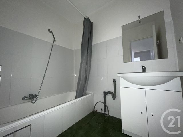 Appartement F2 &agrave; louer - 2 pi&egrave;ces - 43,19 m2 - St Laurent Du Var - 06 - PROVENCE-ALPES-COTE-D-AZUR