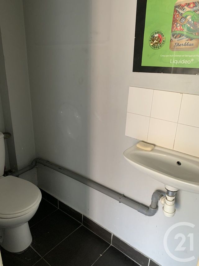 Appartement Local &agrave; louer - 1 pi&egrave;ce - 24,45 m2 - St Laurent Du Var - 06 - PROVENCE-ALPES-COTE-D-AZUR