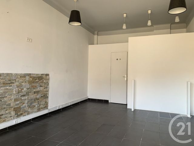 Appartement Local &agrave; louer - 1 pi&egrave;ce - 24,45 m2 - St Laurent Du Var - 06 - PROVENCE-ALPES-COTE-D-AZUR