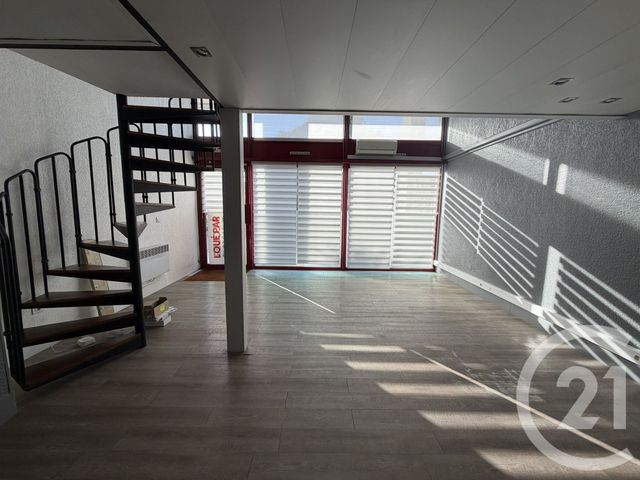 Appartement Local &agrave; louer - 2 pi&egrave;ces - 60 m2 - St Laurent Du Var - 06 - PROVENCE-ALPES-COTE-D-AZUR