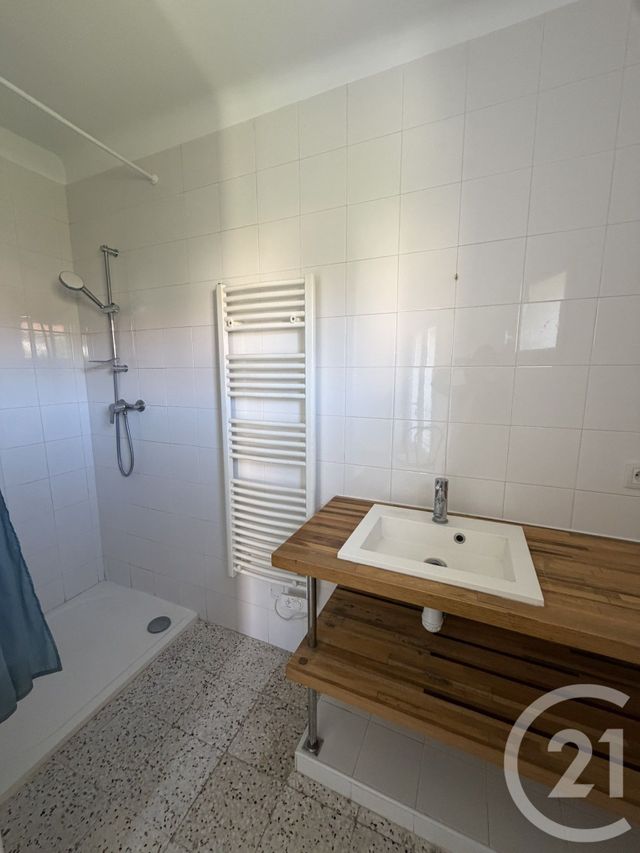 Appartement Duplex &agrave; louer - 2 pi&egrave;ces - 37,71 m2 - La Gaude - 06 - PROVENCE-ALPES-COTE-D-AZUR