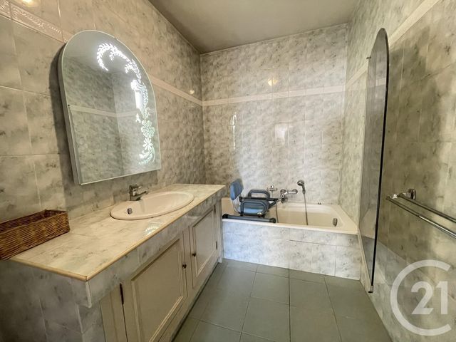 Maison &agrave; vendre - 5 pi&egrave;ces - 165 m2 - St Laurent Du Var - 06 - PROVENCE-ALPES-COTE-D-AZUR