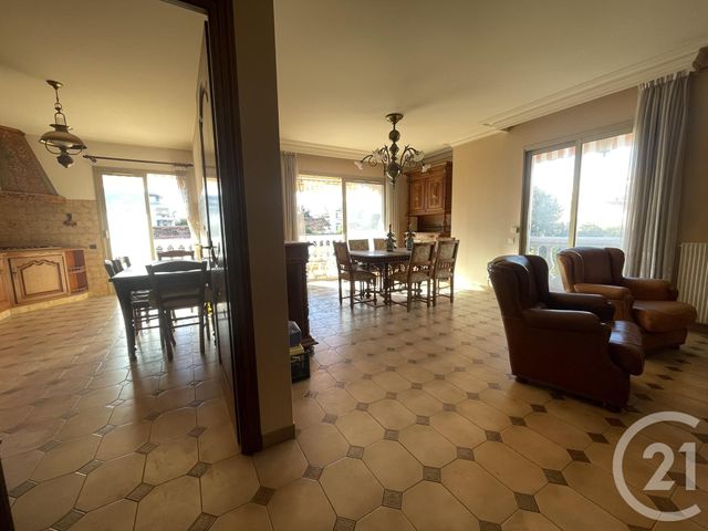 Maison &agrave; vendre - 5 pi&egrave;ces - 165 m2 - St Laurent Du Var - 06 - PROVENCE-ALPES-COTE-D-AZUR