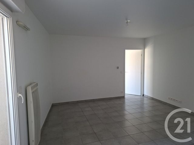 Appartement F2 &agrave; louer - 2 pi&egrave;ces - 38,26 m2 - St Laurent Du Var - 06 - PROVENCE-ALPES-COTE-D-AZUR