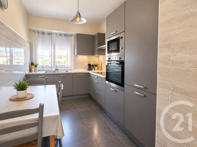 Appartement F3 &agrave; vendre - 3 pi&egrave;ces - 64,62 m2 - Vence - 06 - PROVENCE-ALPES-COTE-D-AZUR