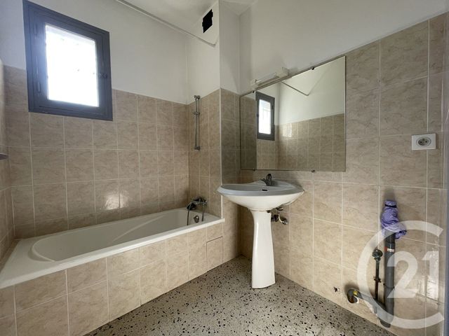 Appartement F5 &agrave; vendre - 5 pi&egrave;ces - 147,30 m2 - St Laurent Du Var - 06 - PROVENCE-ALPES-COTE-D-AZUR