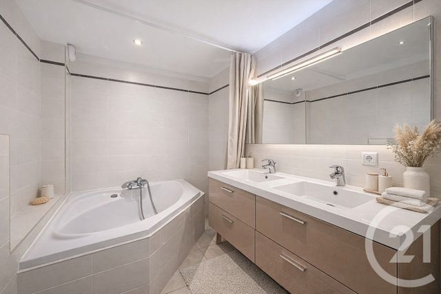 Appartement T3 &agrave; vendre - 3 pi&egrave;ces - 73,65 m2 - Porto Vecchio - 201 - CORSE