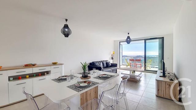 Appartement T2 &agrave; louer - 2 pi&egrave;ces - 62,43 m2 - Porto Vecchio - 201 - CORSE