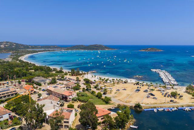 Maison à louer - 5 pièces - 150 m2 - Lecci - 201 - CORSE