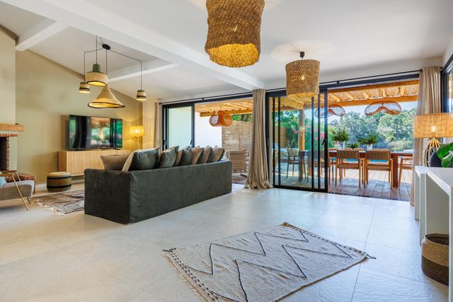 Maison à louer - 5 pièces - 150 m2 - Lecci - 201 - CORSE