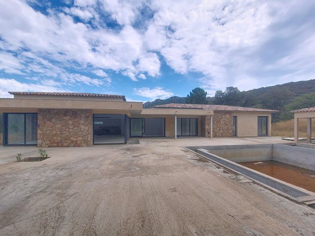 Maison à vendre - 7 pièces - 309,21 m2 - Porto Vecchio - 201 - CORSE