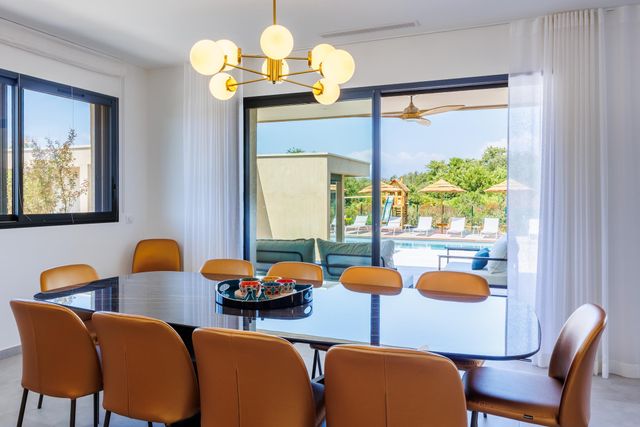 Maison à louer - 6 pièces - 237 m2 - Lecci - 201 - CORSE