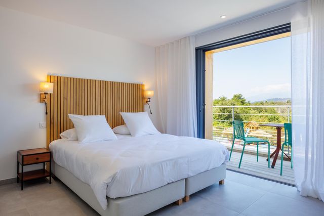 Maison à louer - 6 pièces - 237 m2 - Lecci - 201 - CORSE