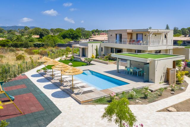 Maison à louer - 6 pièces - 237 m2 - Lecci - 201 - CORSE