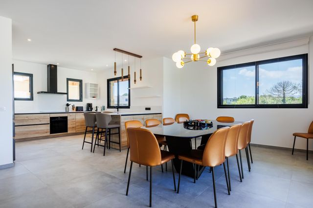 Maison à louer - 6 pièces - 237 m2 - Lecci - 201 - CORSE