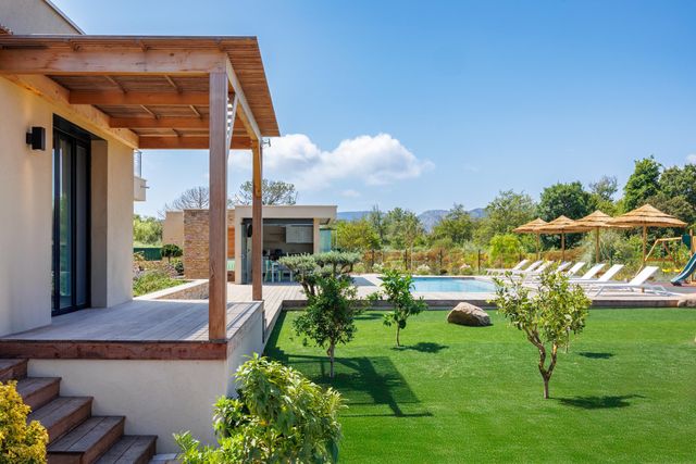 Maison à louer - 6 pièces - 237 m2 - Lecci - 201 - CORSE