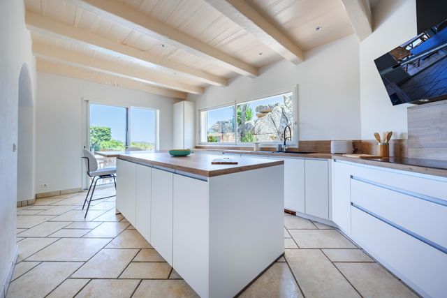 Maison à louer - 5 pièces - 162 m2 - Porto Vecchio - 201 - CORSE