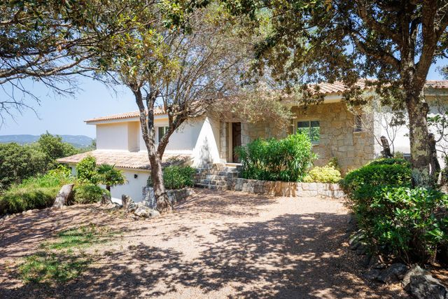 Maison à louer - 5 pièces - 162 m2 - Porto Vecchio - 201 - CORSE