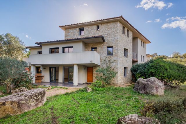 Maison à vendre - 10 pièces - 319,38 m2 - Porto Vecchio - 201 - CORSE