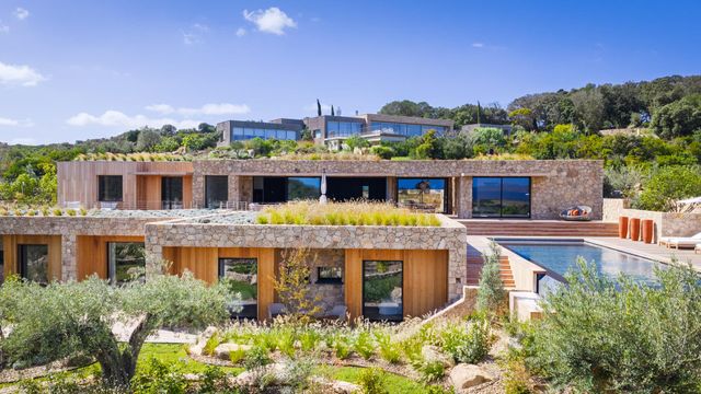 Maison à louer - 7 pièces - 450 m2 - Bonifacio - 201 - CORSE