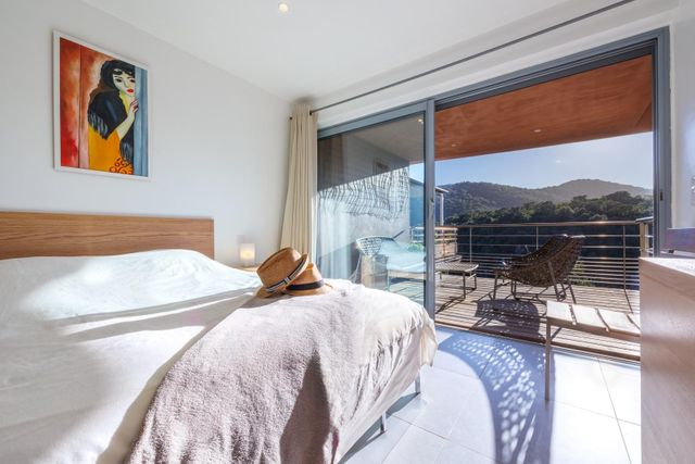 Maison à vendre - 5 pièces - 205,97 m2 - Ste Lucie De Porto Vecchio - 201 - CORSE